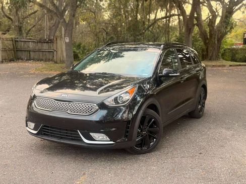 Used 2019 Kia Niro S Touring image 1