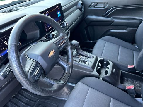 Used 2023 Chevrolet Colorado W/T image 10