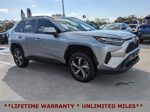Used 2022 Toyota RAV4 SE image 2