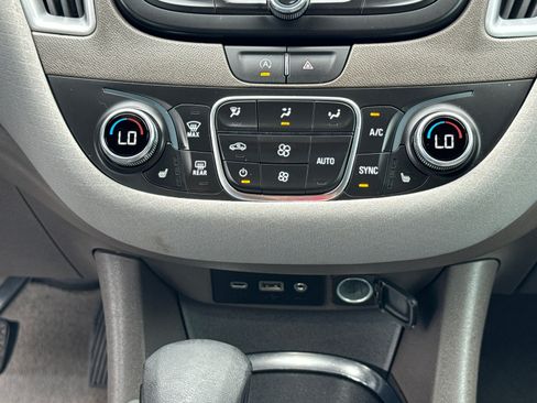 Used 2023 Chevrolet Malibu LT FWD image 12
