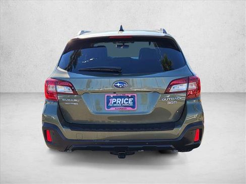 Used 2018 Subaru Outback 3.6R Touring image 7