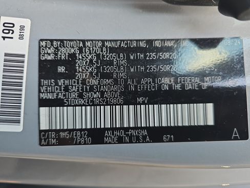 Used 2024 Toyota Sienna XSE FWD image 37