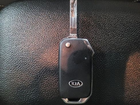 Used 2019 Kia Forte LXS image 32