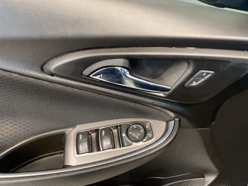 Used 2017 Chevrolet Malibu LT FWD image 27