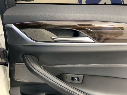 Used 2019 BMW 530i w/ M Sport Package RWD image 36