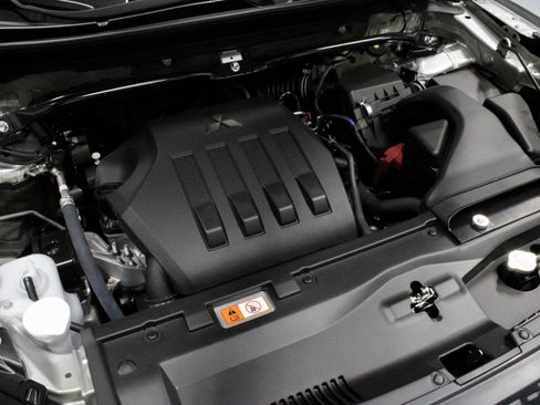 New 2025 Mitsubishi Eclipse Cross LE image 26