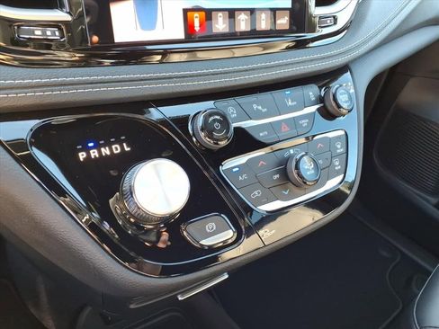 New 2026 Chrysler Pacifica Select w/ S Appearance Package image 24