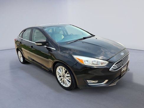 Used 2018 Ford Focus Titanium FWD image 7
