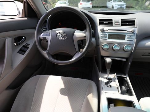 Used 2009 Toyota Camry FWD image 13