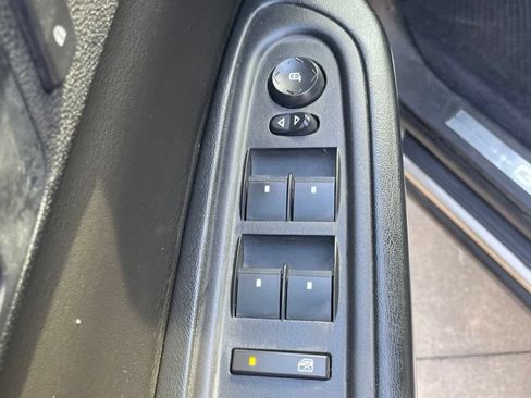 Used 2011 GMC Acadia SLE FWD image 15