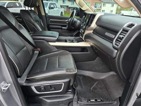 Used 2019 RAM 1500 Laramie image 32