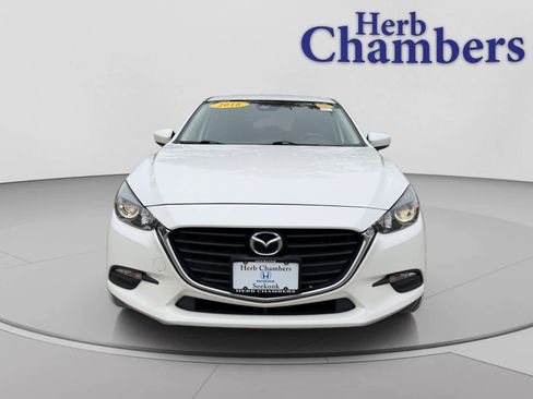 Used 2018 MAZDA MAZDA3 Touring FWD image 2