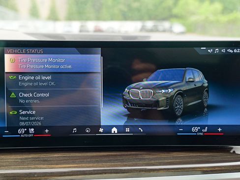 Used 2024 BMW X5 xDrive50e w/ M Sport Package AWD/4WD image 52