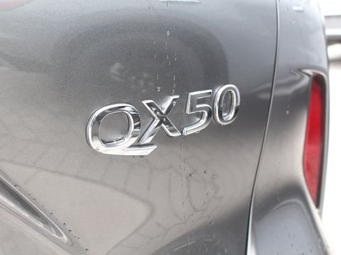 Certified 2025 INFINITI QX50 Luxe image 5