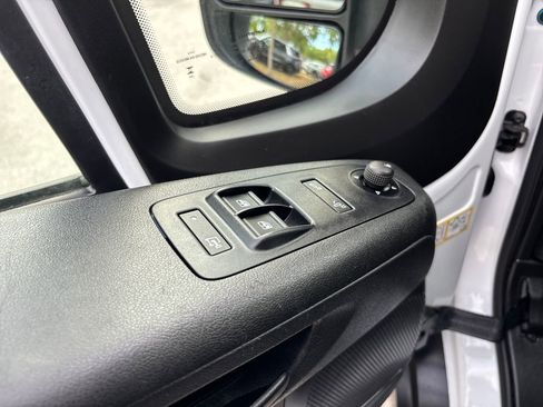 Used 2024 RAM ProMaster 2500 w/ Convenience Group FWD image 12