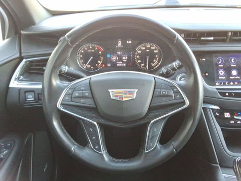 Used 2021 Cadillac XT5 Premium Luxury image 14
