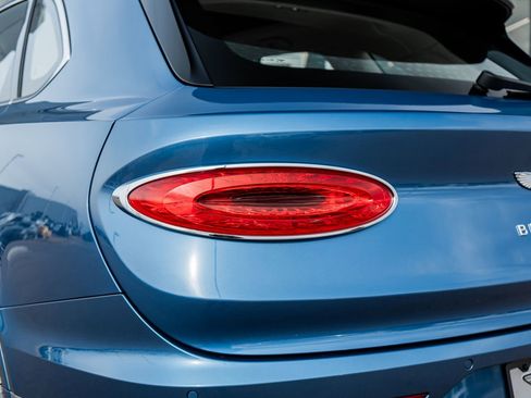 Used 2022 Bentley Bentayga image 12