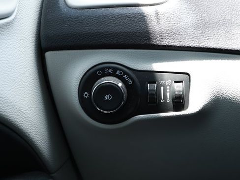 Used 2018 Jeep Compass Latitude AWD/4WD image 14