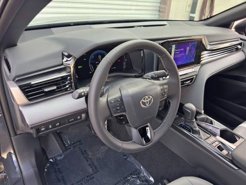 Used 2026 Toyota Camry SE FWD image 12