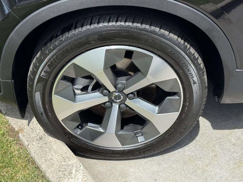 Used 2026 Volvo XC40 B5 Plus w/ Protection Package Premier AWD/4WD image 9