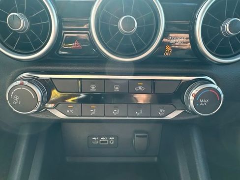 Used 2023 Nissan Sentra SV FWD image 19