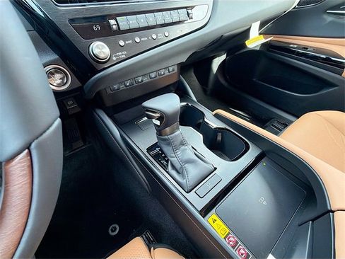 New 2025 Lexus ES 350 Ultra Luxury image 29