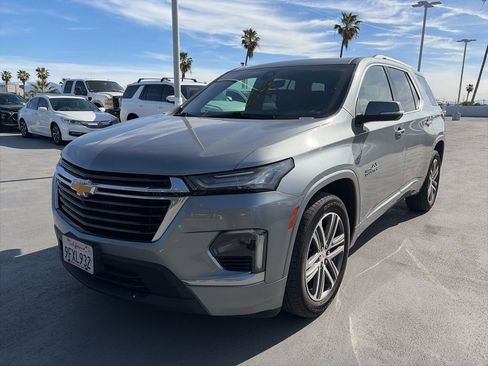 Used 2023 Chevrolet Traverse High Country image 1