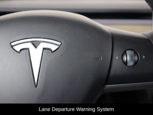 Used 2023 Tesla Model Y Performance image 10