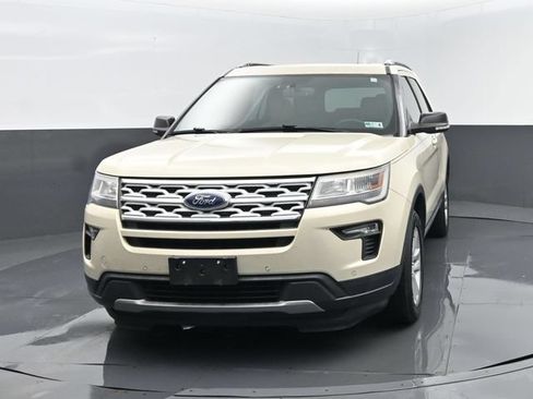 Certified 2018 Ford Explorer XLT w/ Equipment Group 202A AWD/4WD image 26