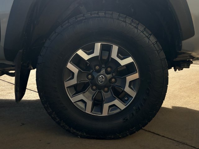 Used 2021 Toyota Tacoma TRD Off-Road w/ Technology Package AWD/4WD image 26