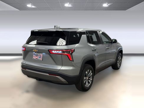 Used 2025 Chevrolet Equinox LT FWD image 8