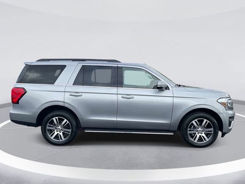 Certified 2022 Ford Expedition XLT RWD image 4