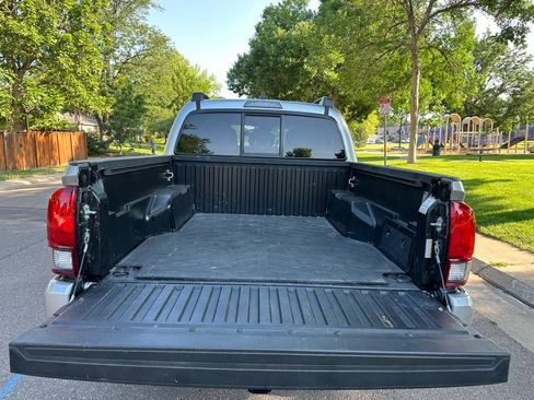 Used 2022 Toyota Tacoma SR AWD/4WD image 19