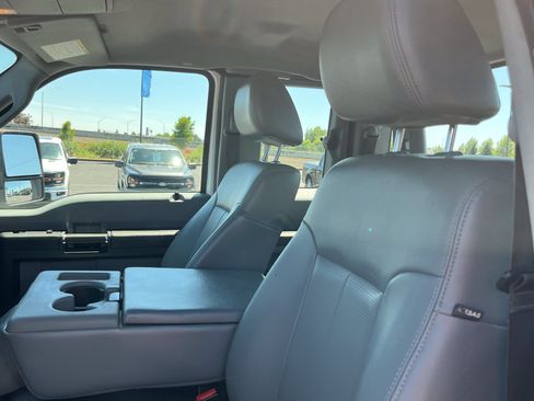 Used 2016 Ford F250 XL w/ XL Appearance Package AWD/4WD image 16