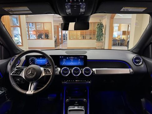 Used 2025 Mercedes-Benz GLB 250 image 9