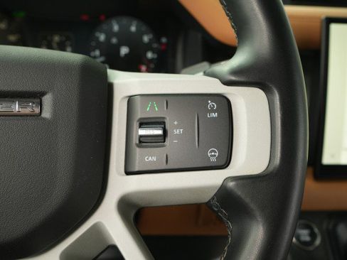 Used 2023 Land Rover Defender 130 SE image 42