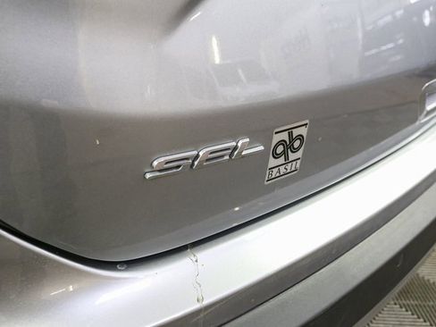 Used 2024 Ford Edge SEL w/ Convenience Package image 9