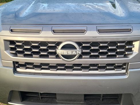 Used 2025 Nissan Frontier SV image 4