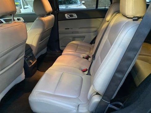 Used 2013 Ford Explorer XLT AWD/4WD image 21