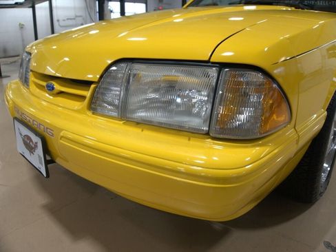 Used 1993 Ford Mustang LX image 10