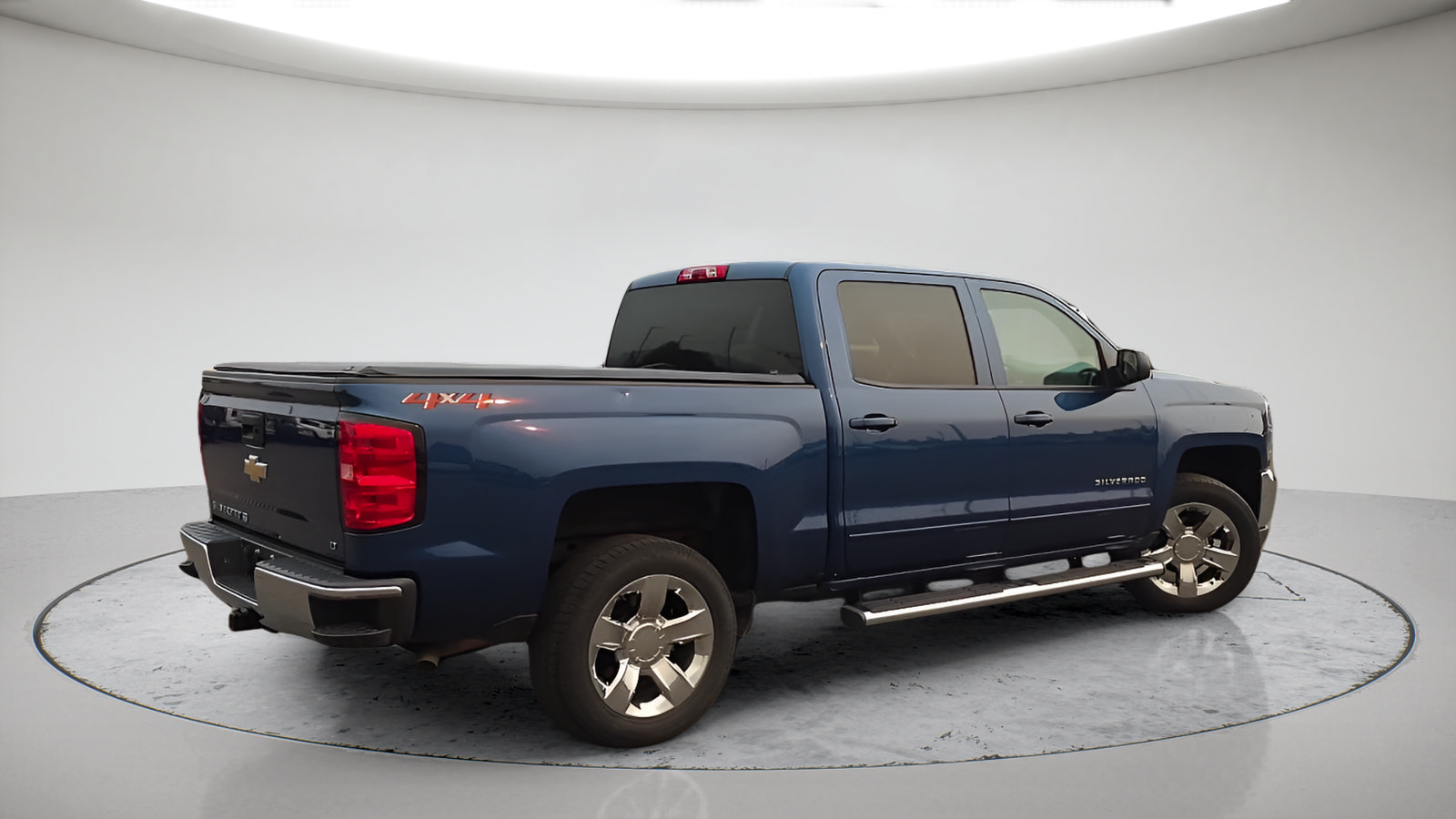 Used 2018 Chevrolet Silverado 1500 LT w/ LT Eassist Package AWD/4WD image 6