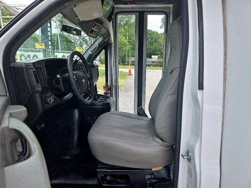 Used 2015 Chevrolet Express 3500 w/ Shuttle Bus Package image 11