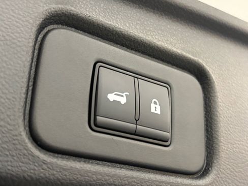 Used 2024 Nissan Pathfinder Platinum w/ Cargo Package image 17