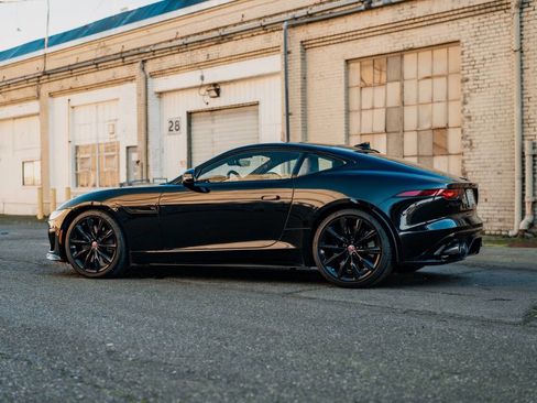 Used 2021 Jaguar F-TYPE R image 40