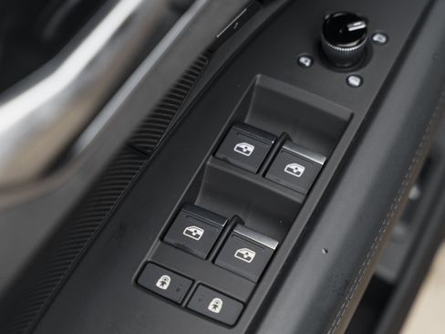 Used 2023 Audi e-tron GT Premium Plus AWD/4WD image 21