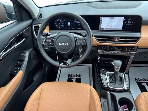 Certified 2024 Kia Seltos EX AWD/4WD image 14