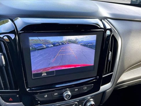Used 2023 Chevrolet Traverse LT AWD/4WD image 19