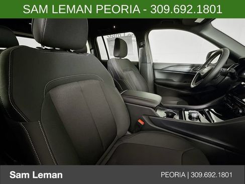 New 2025 Jeep Grand Cherokee Laredo AWD/4WD image 25