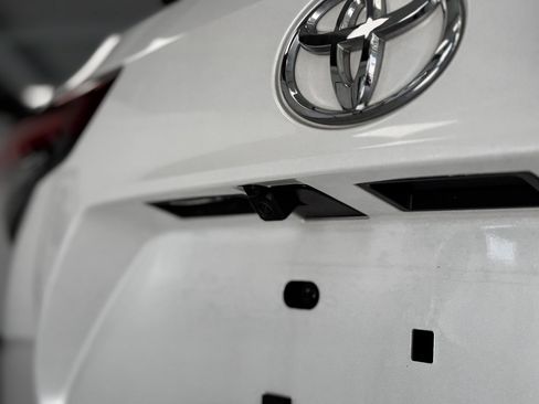 Used 2024 Toyota Highlander LE image 40