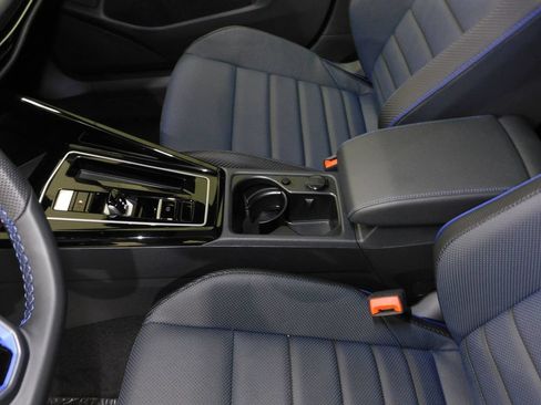 Used 2026 Volkswagen Golf AWD/4WD image 33